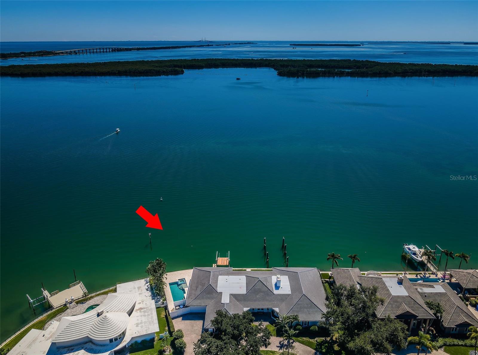 TB8435573 Property Photo