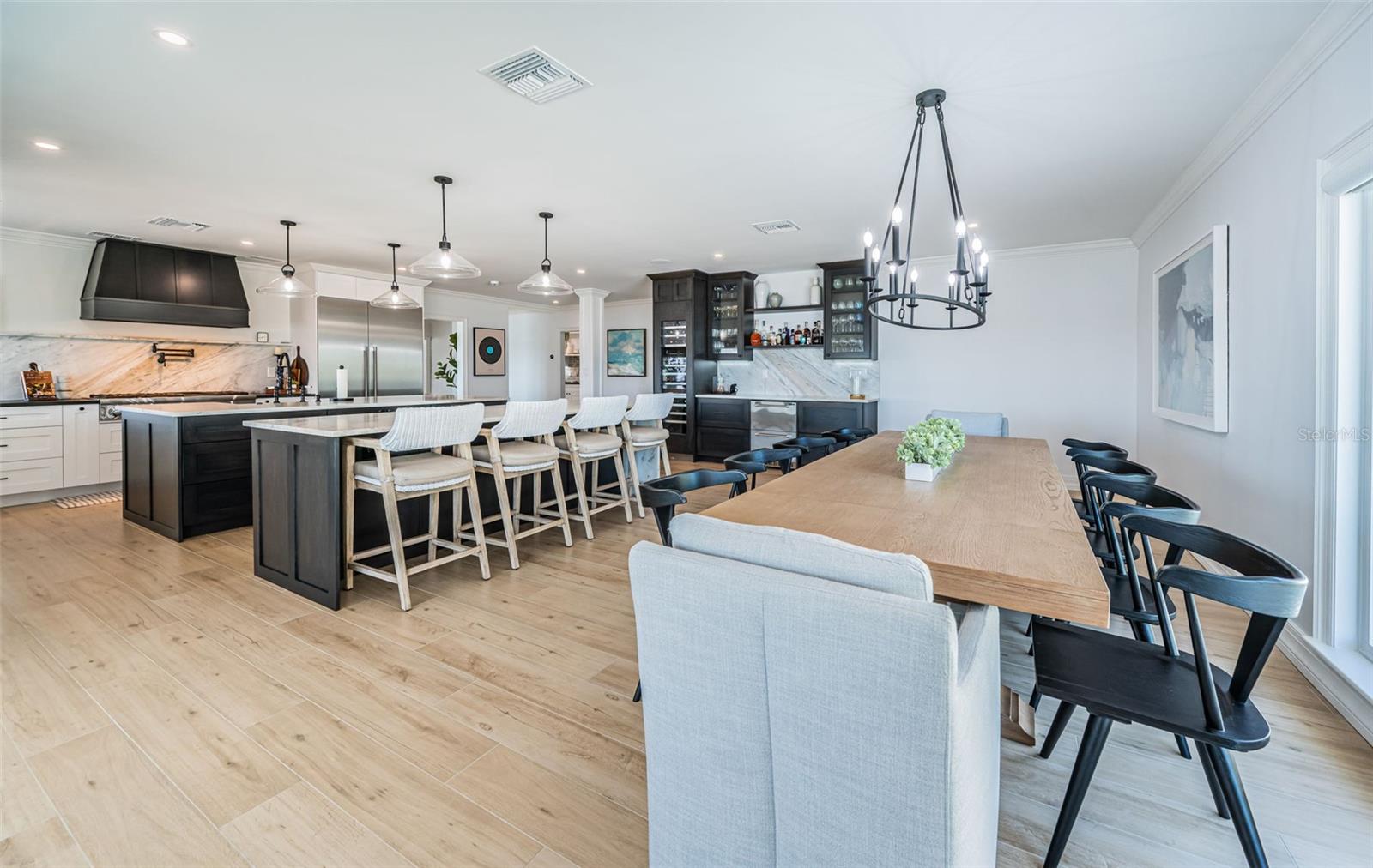 TB8435573 Property Photo