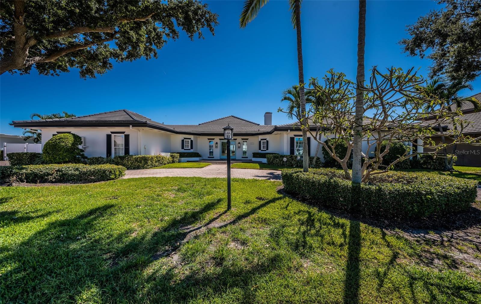 TB8435573 Property Photo