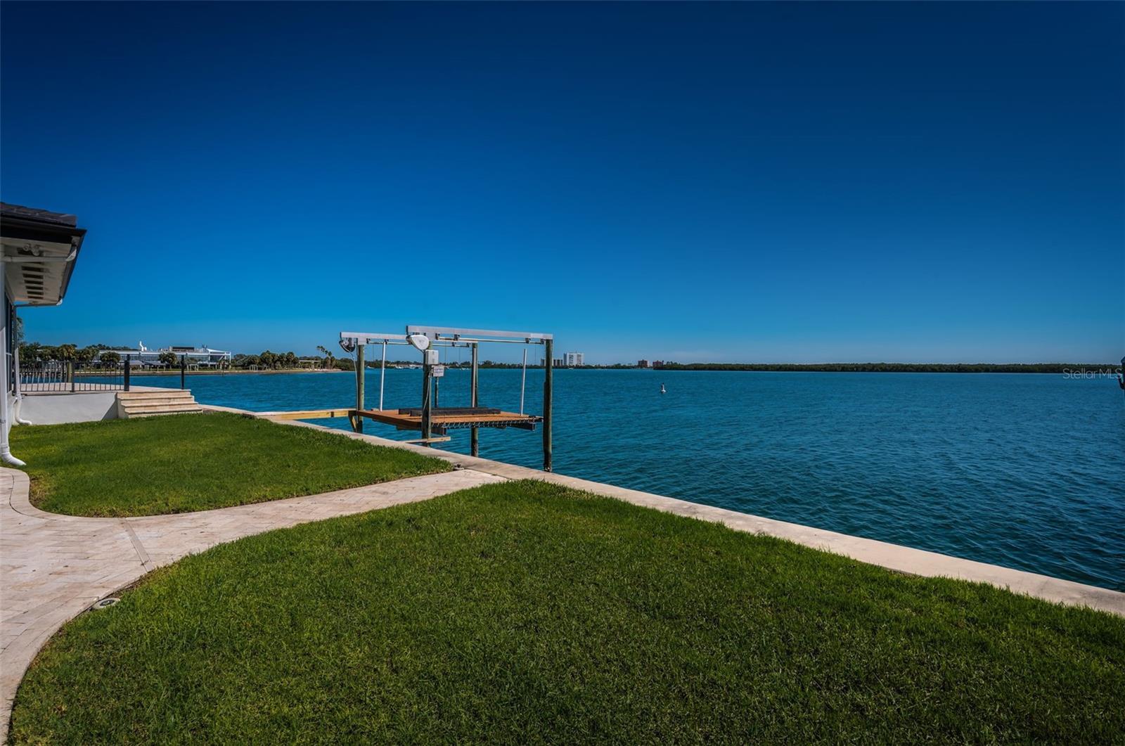 TB8435573 Property Photo