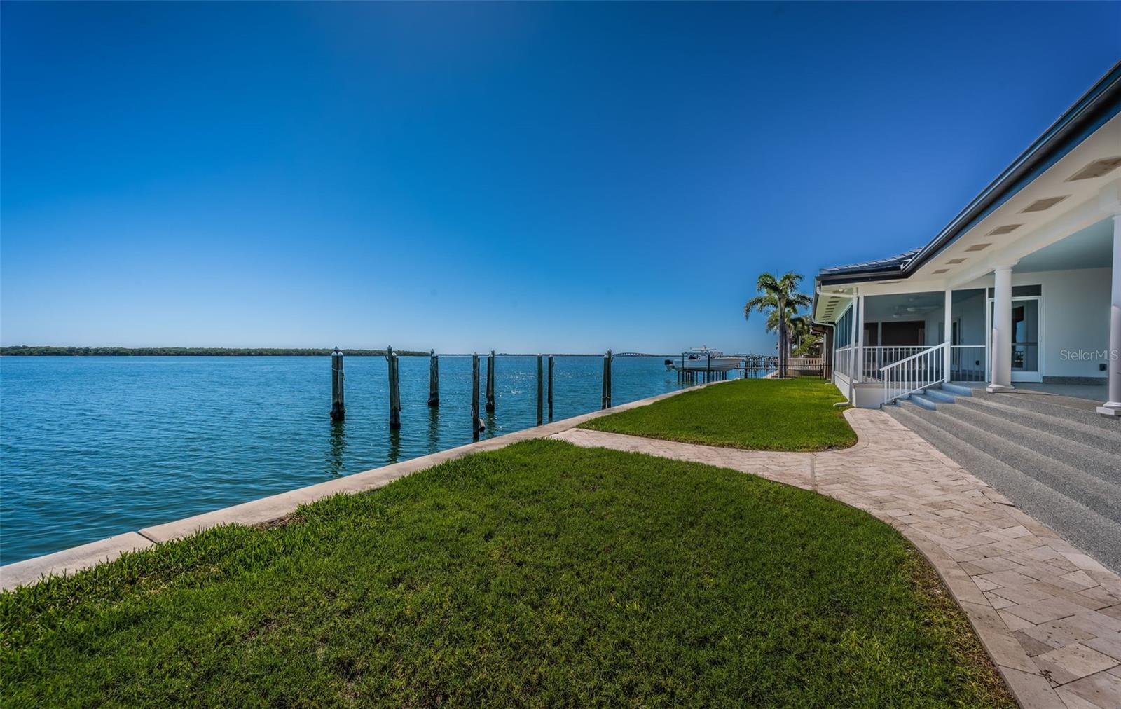 TB8435573 Property Photo