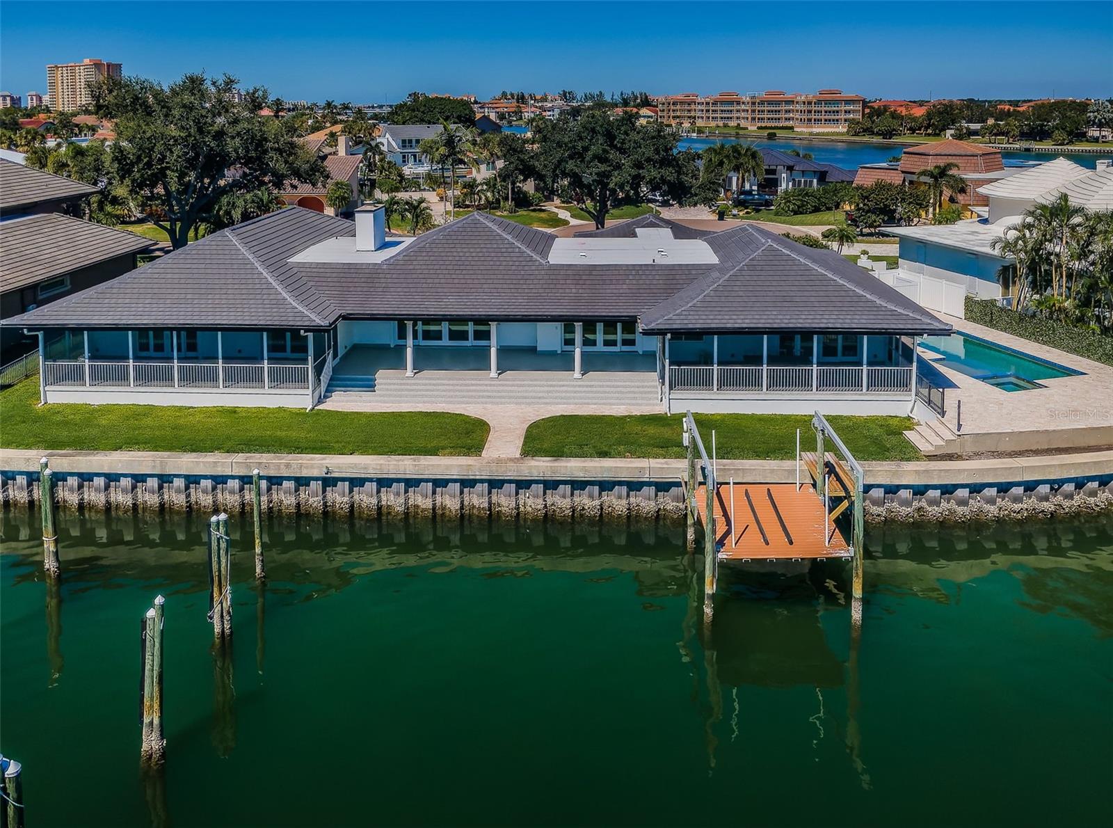 TB8435573 Property Photo