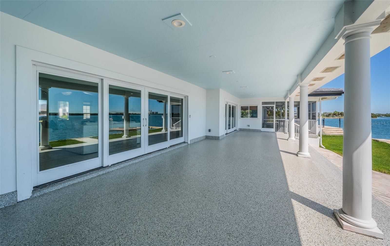 TB8435573 Property Photo