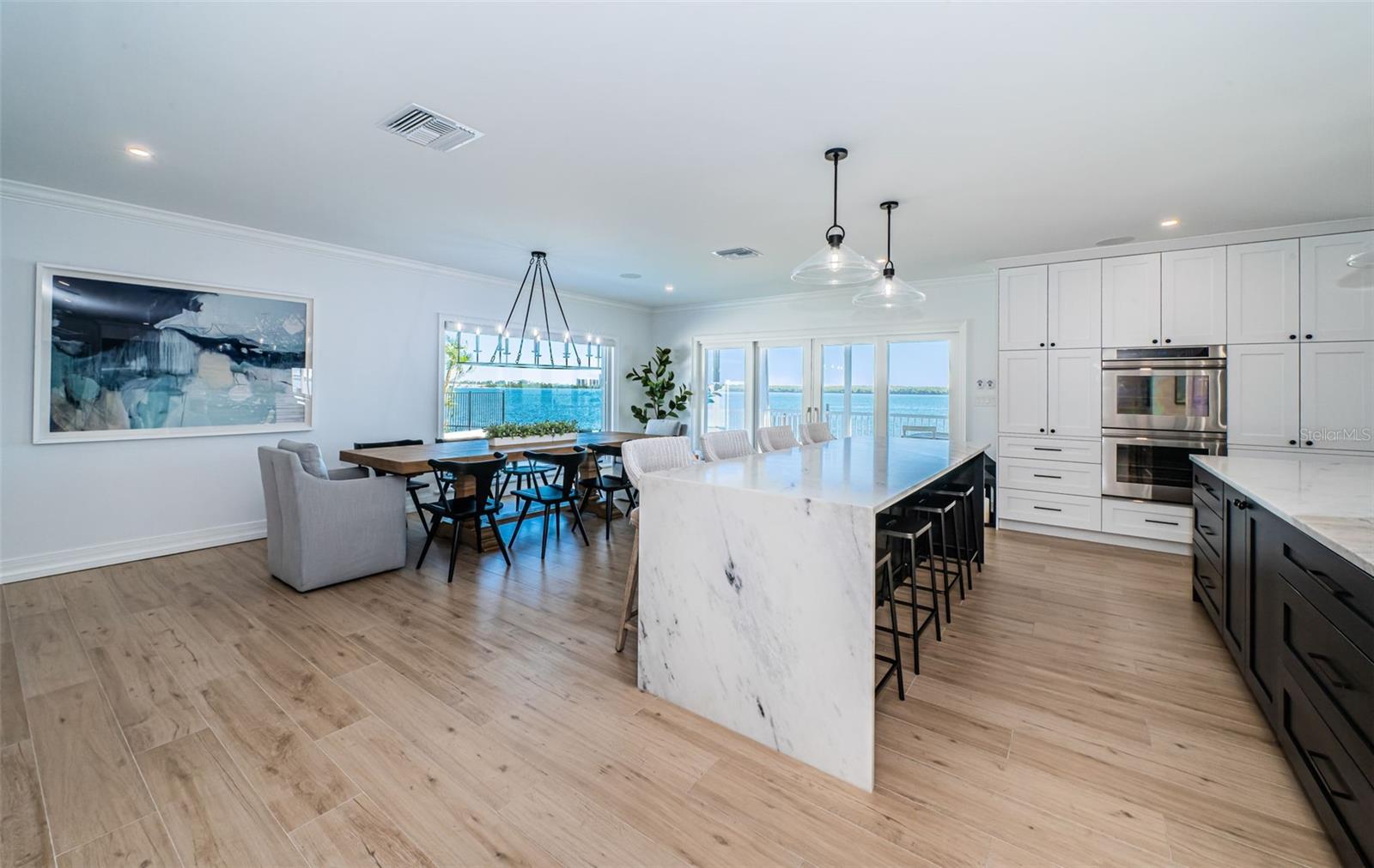 TB8435573 Property Photo