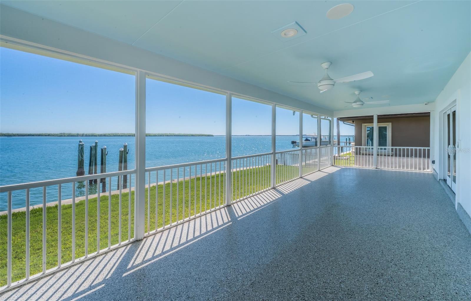 TB8435573 Property Photo