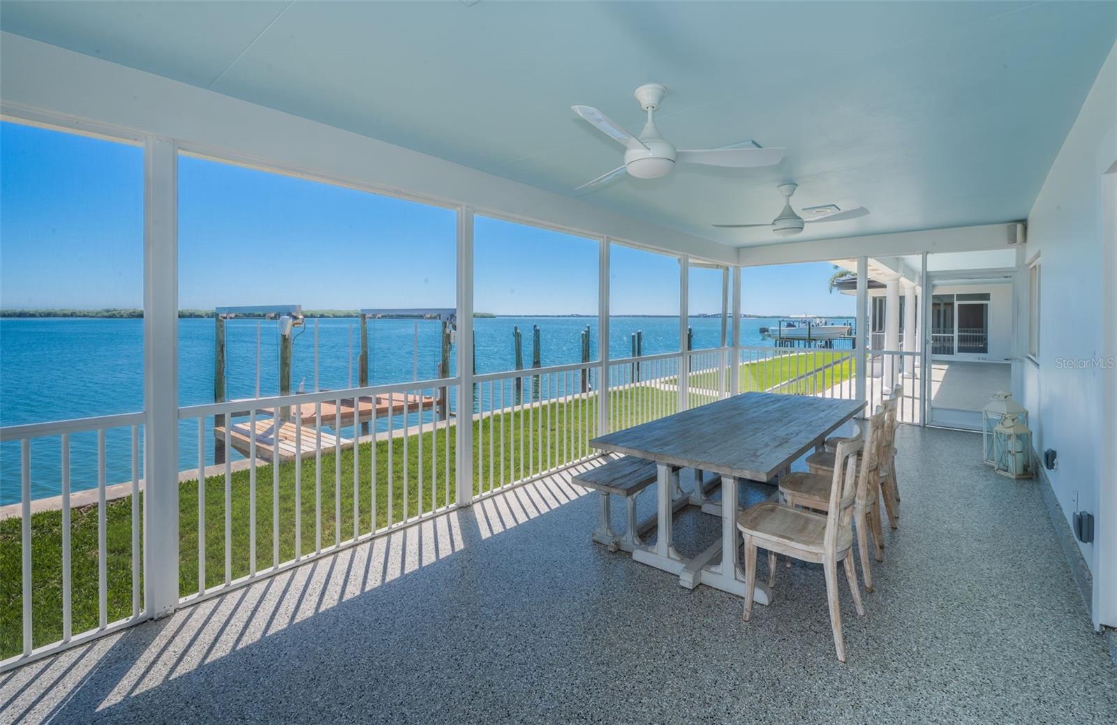 TB8435573 Property Photo