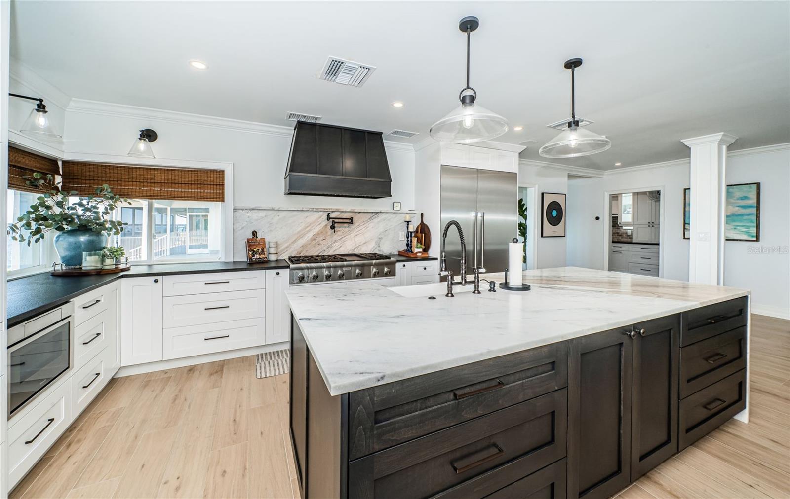 TB8435573 Property Photo