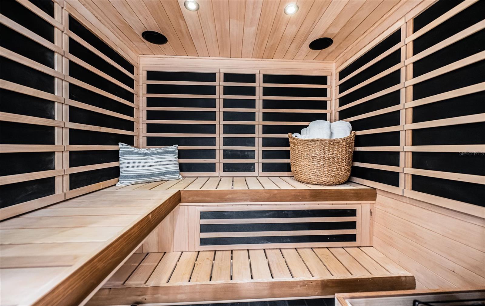 TB8435573 Property Photo