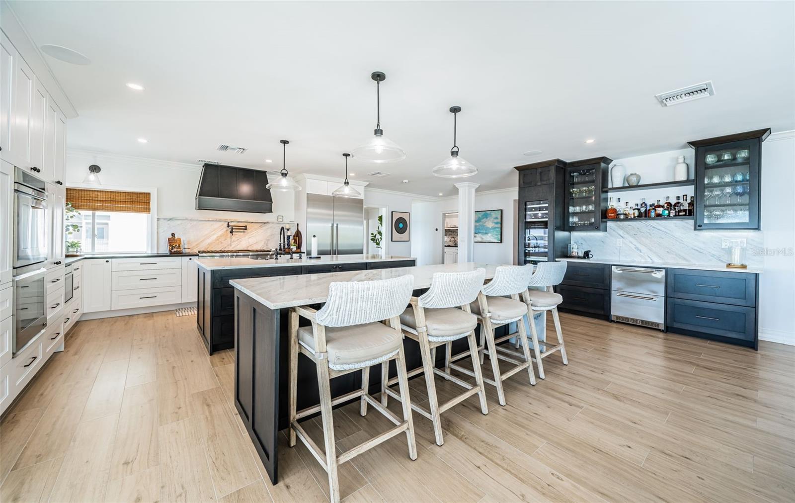 TB8435573 Property Photo