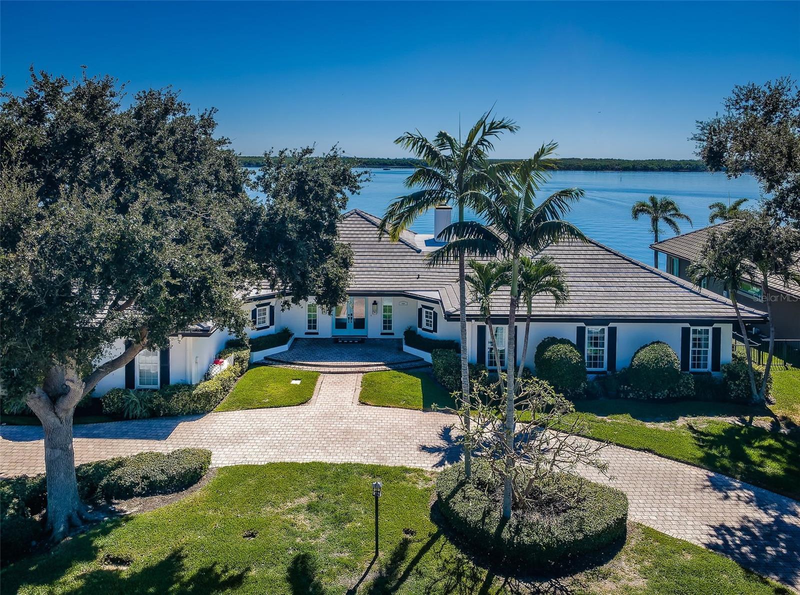 TB8435573 Property Photo