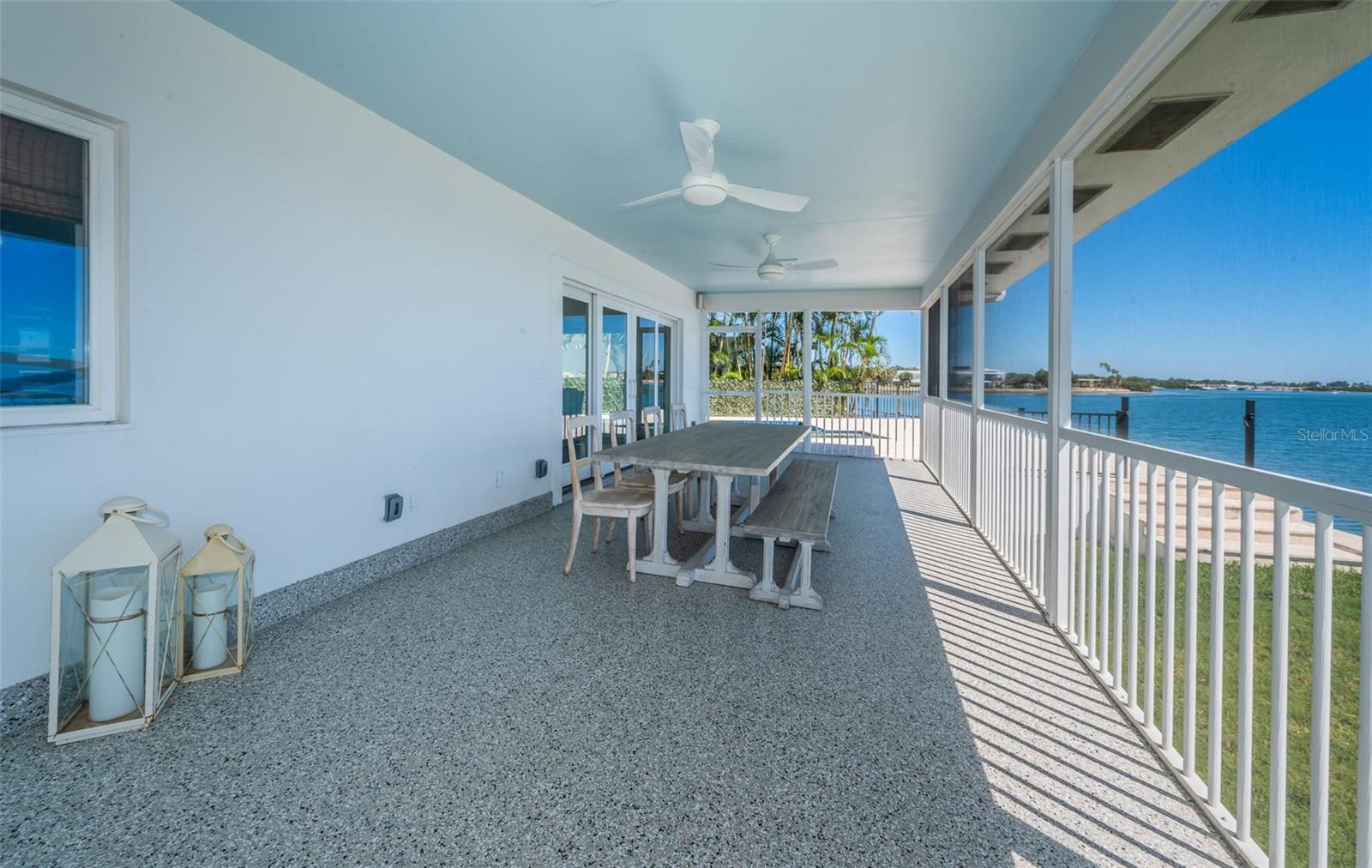 TB8435573 Property Photo