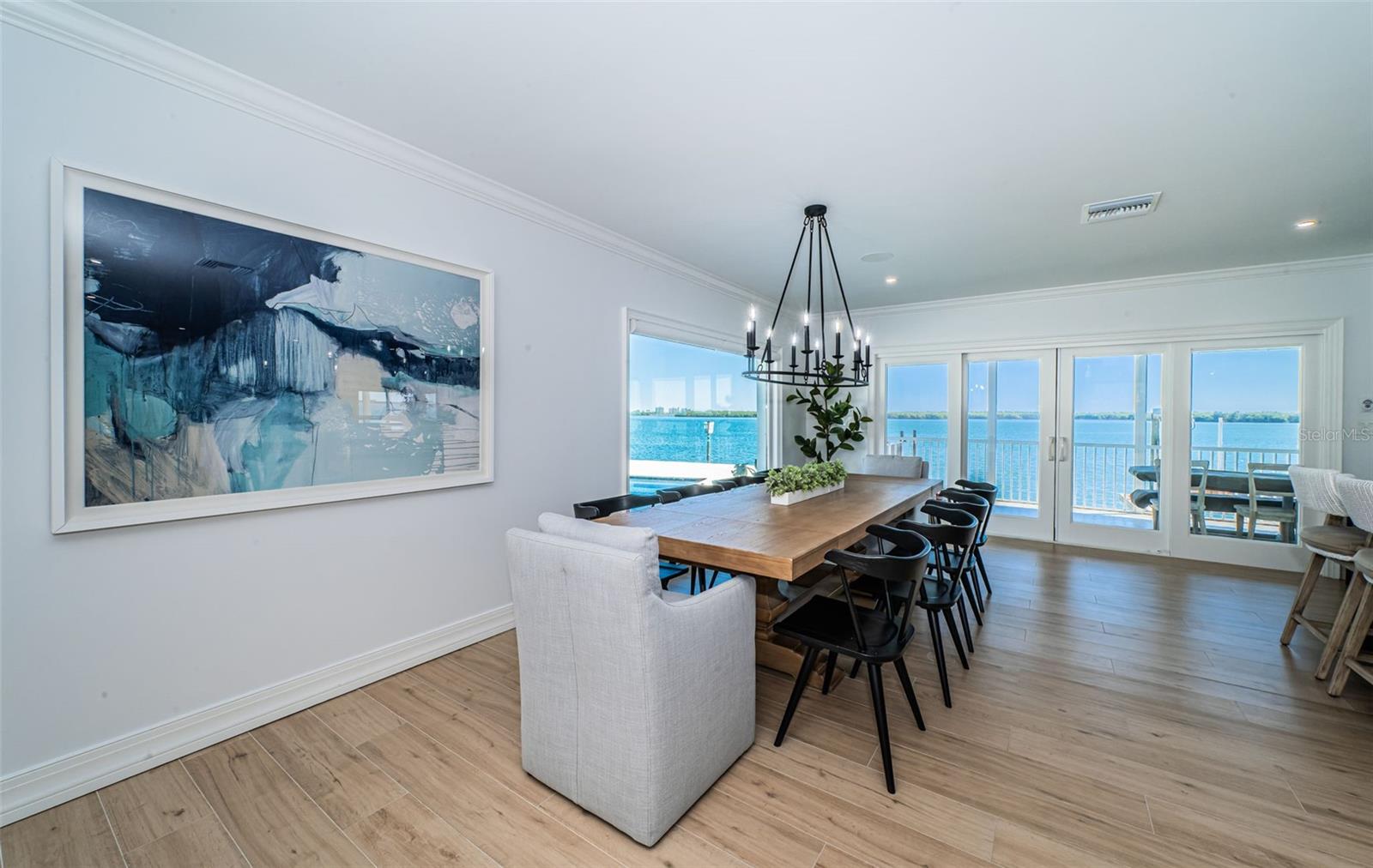 TB8435573 Property Photo