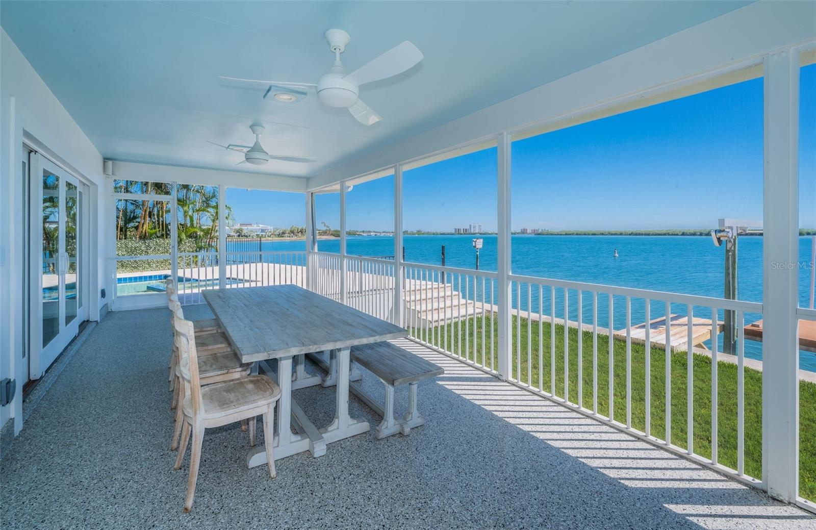 TB8435573 Property Photo