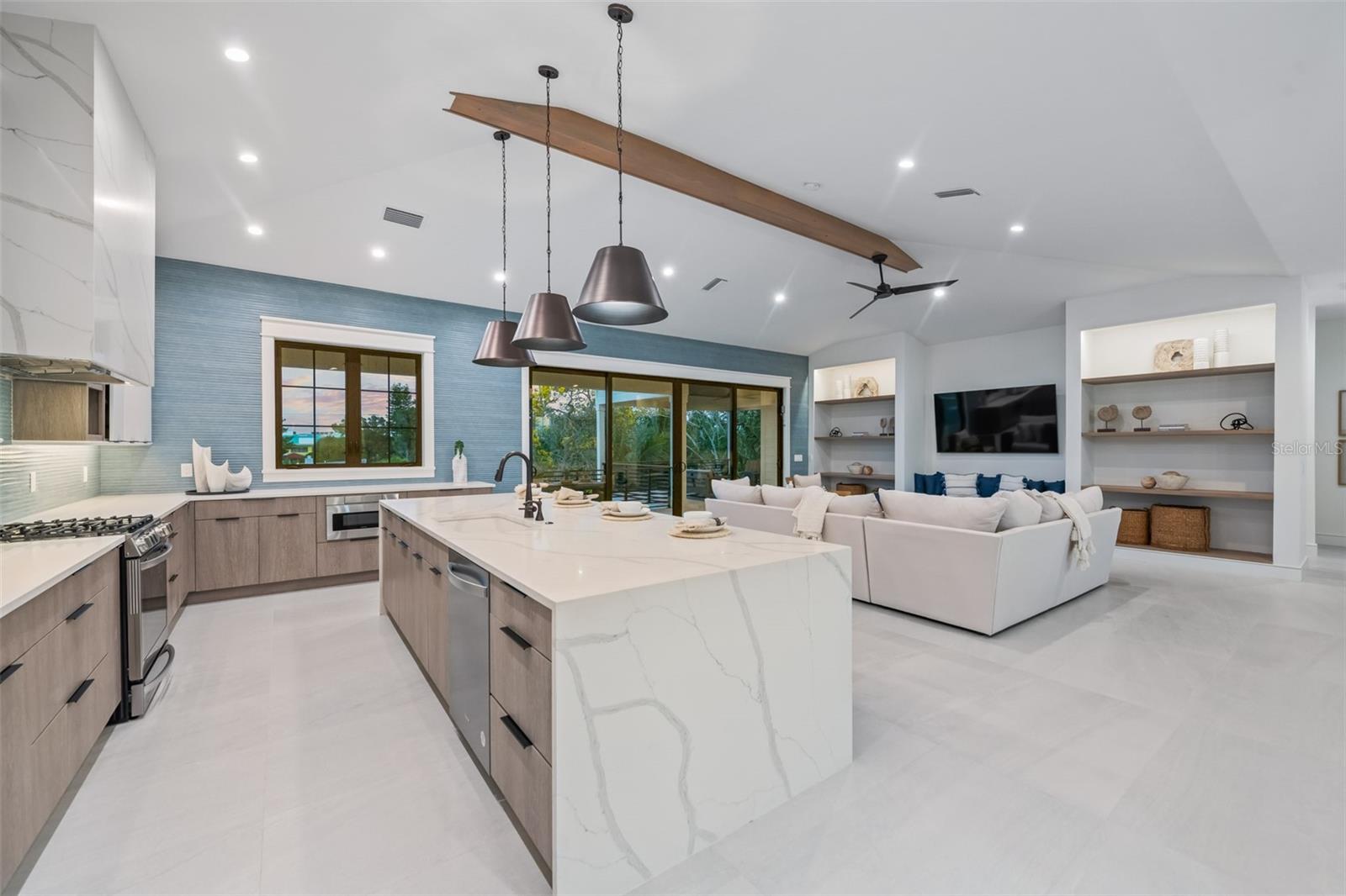 A4667696 Property Photo