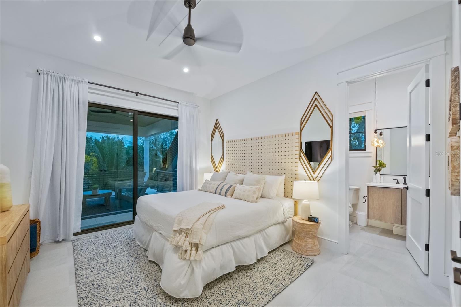 A4667696 Property Photo