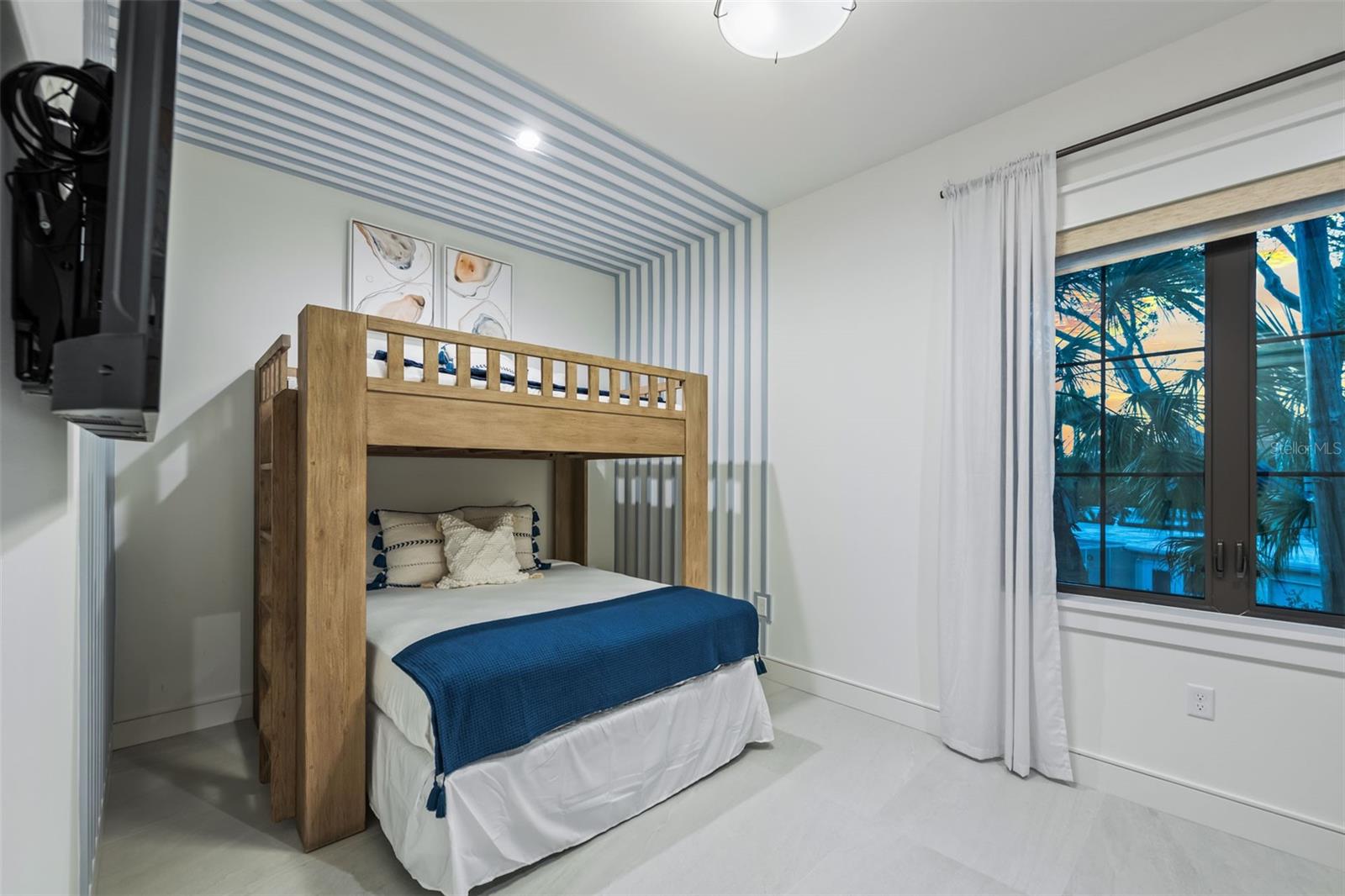 A4667696 Property Photo