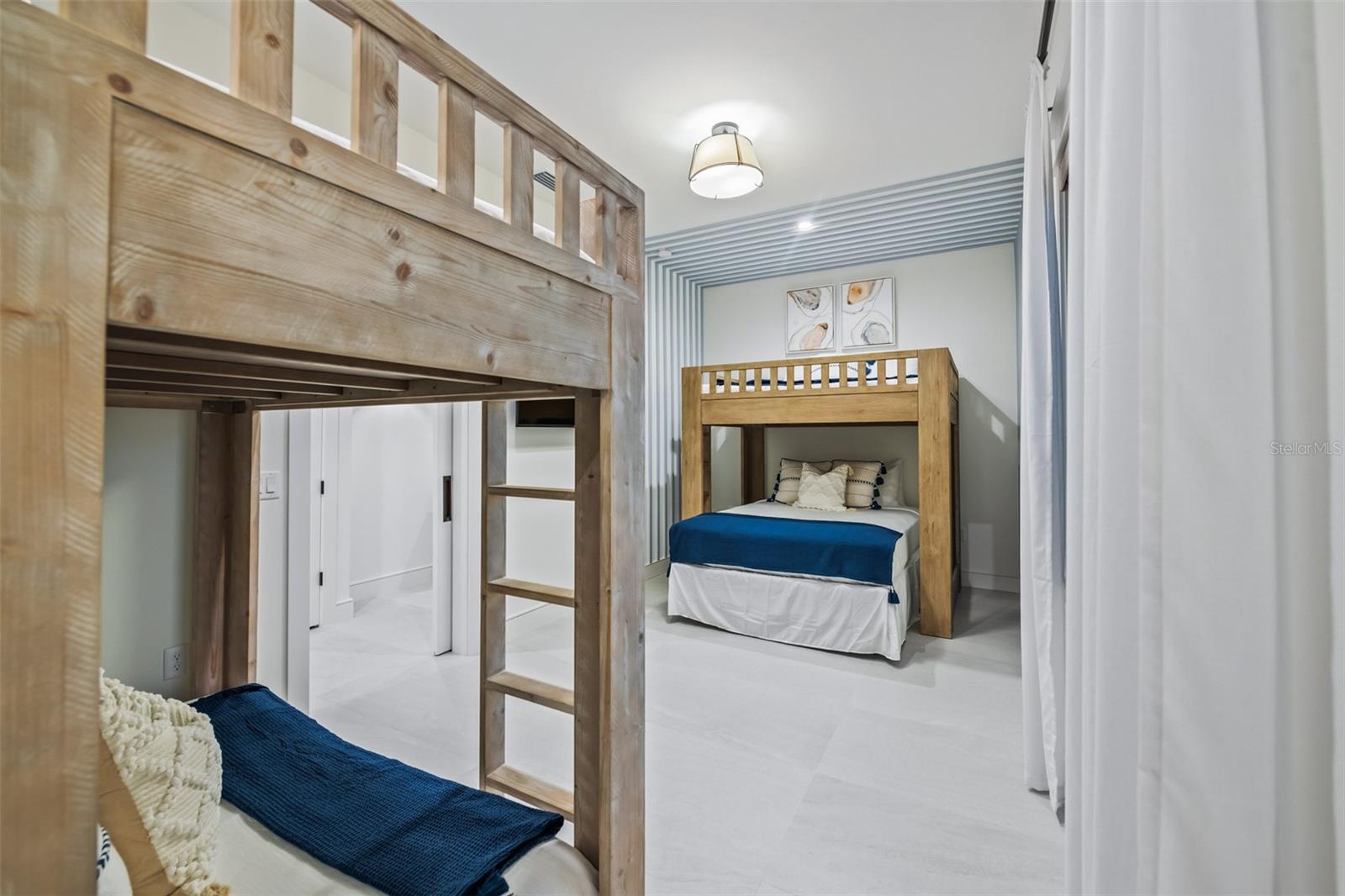 A4667696 Property Photo