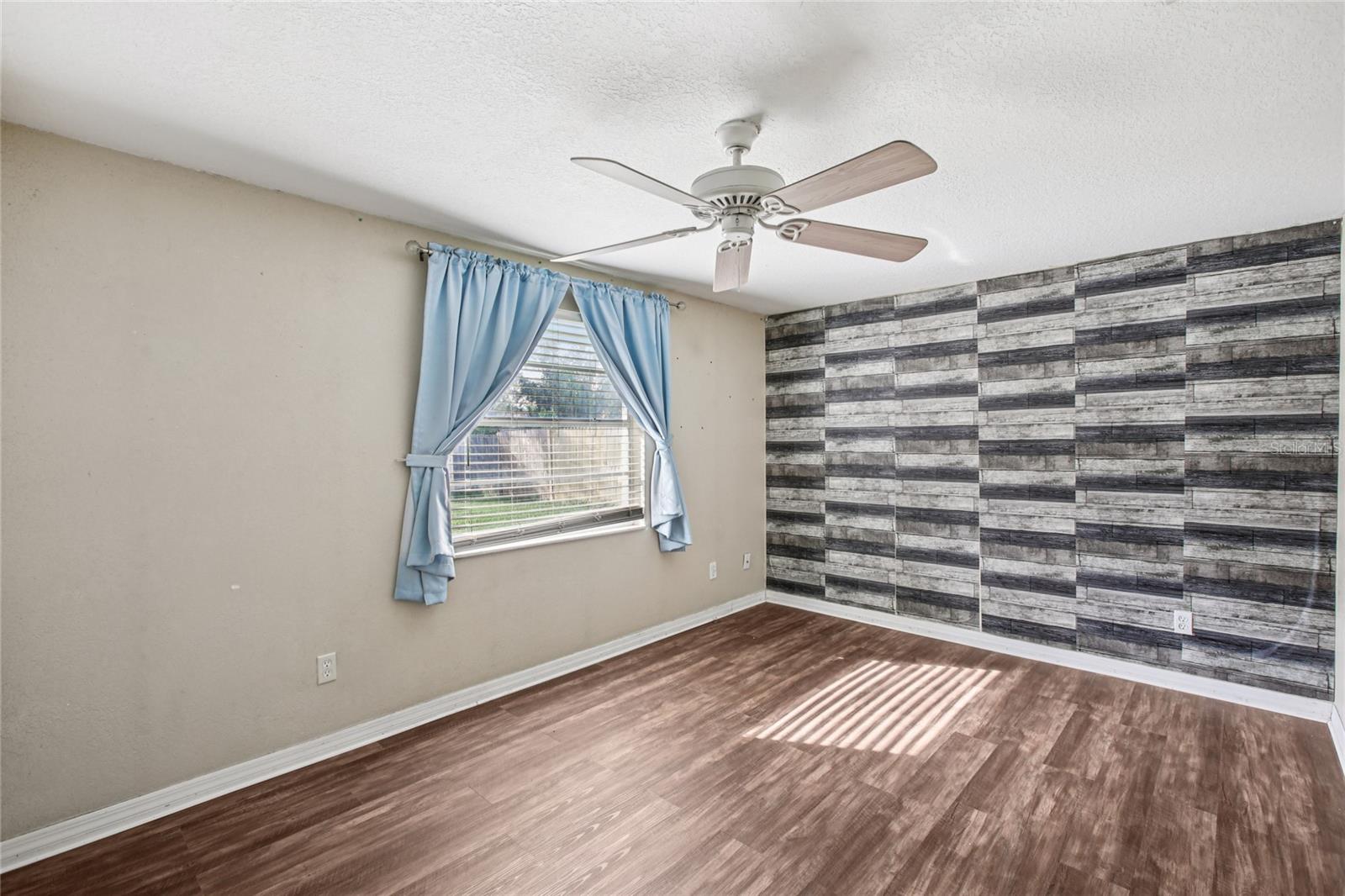 1304 SEFFNER VALRICO RD, SEFFNER, FL, 33584