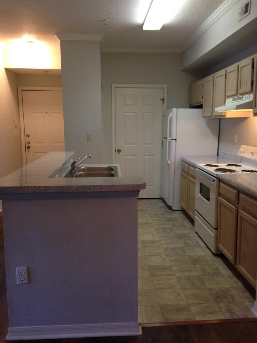 5608 PINNACLE HEIGHTS CIR #208, TAMPA, FL, 33624