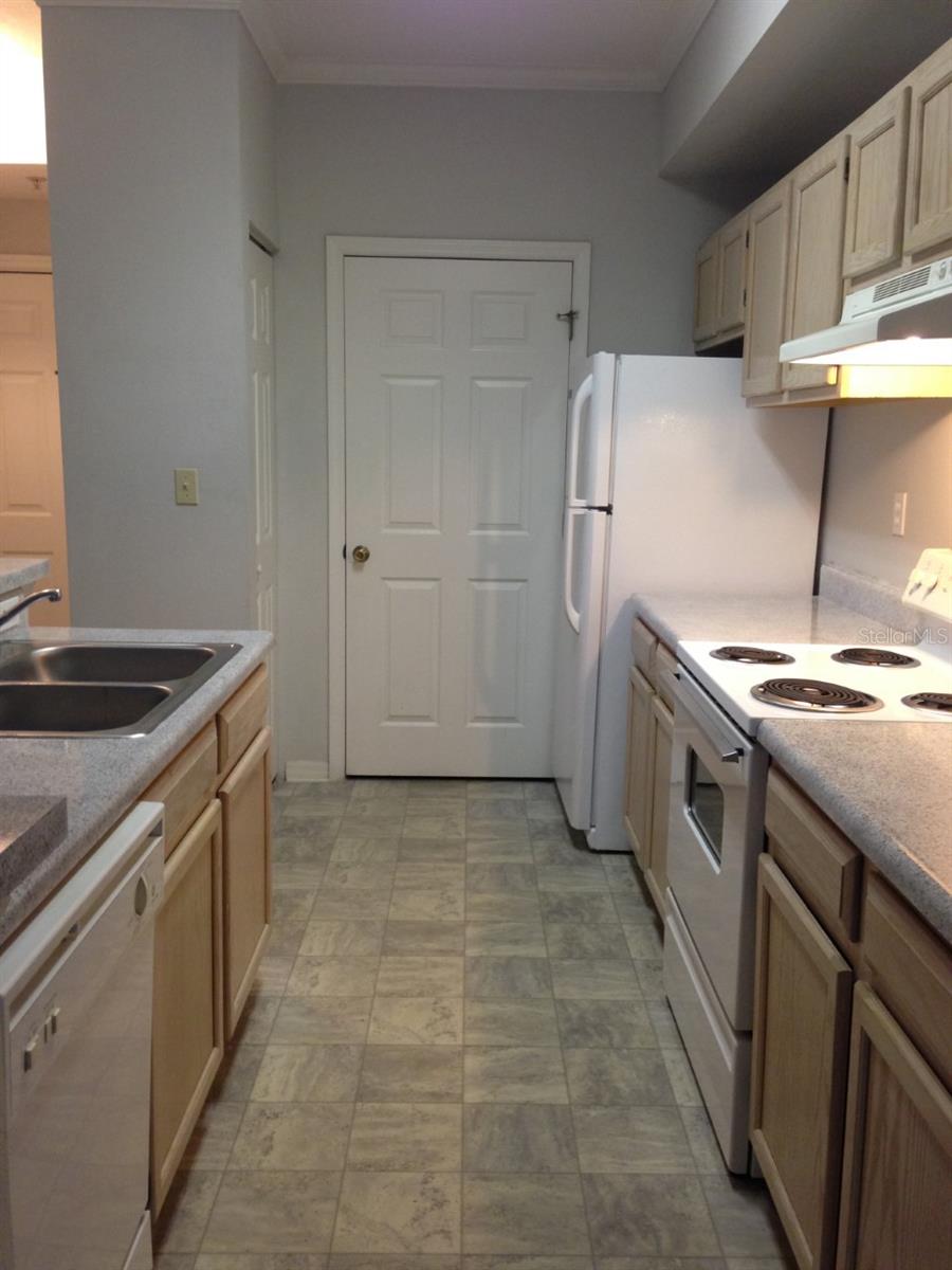 5608 PINNACLE HEIGHTS CIR #208, TAMPA, FL, 33624