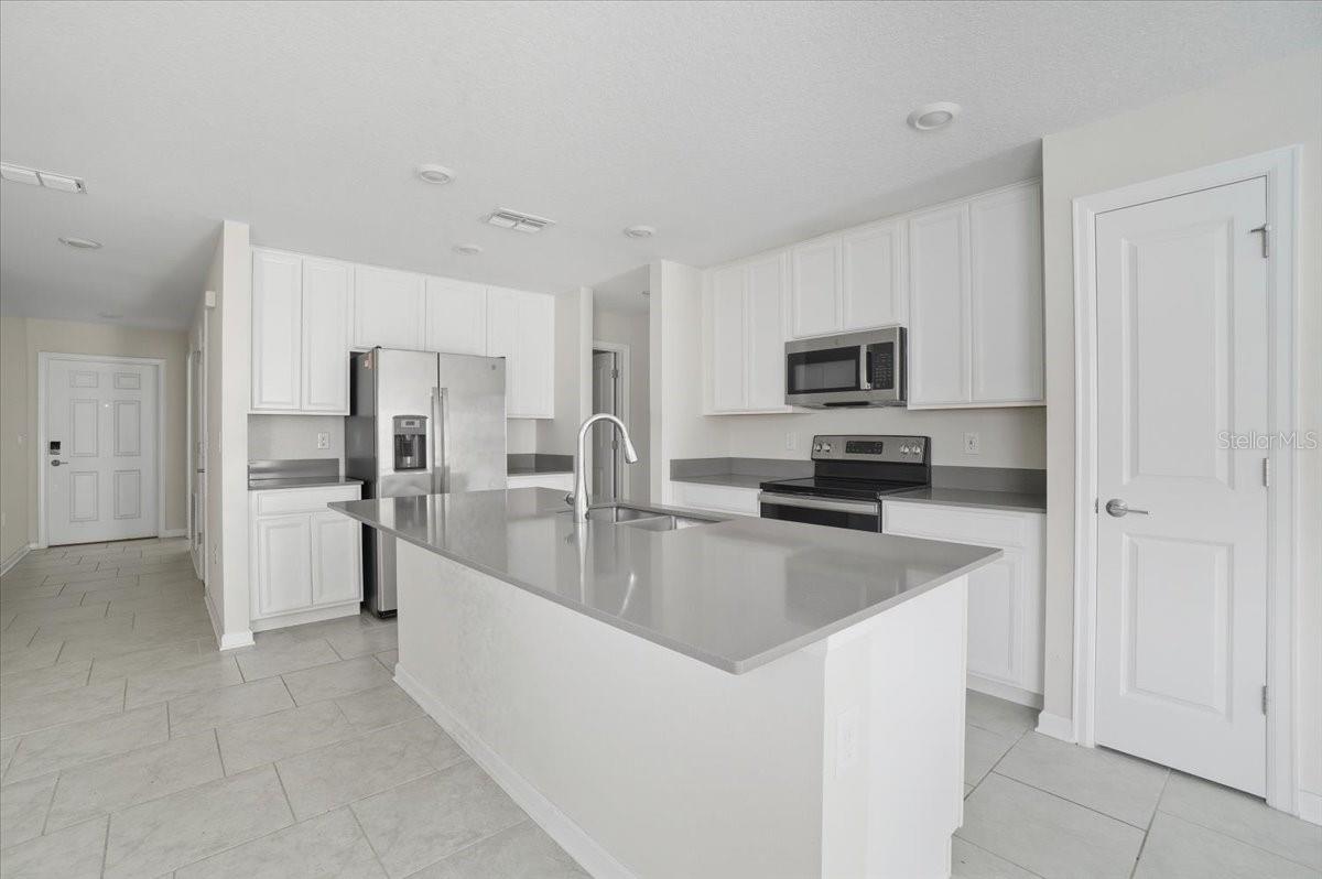 323 MACARTHUR ST, BARTOW, FL, 33830