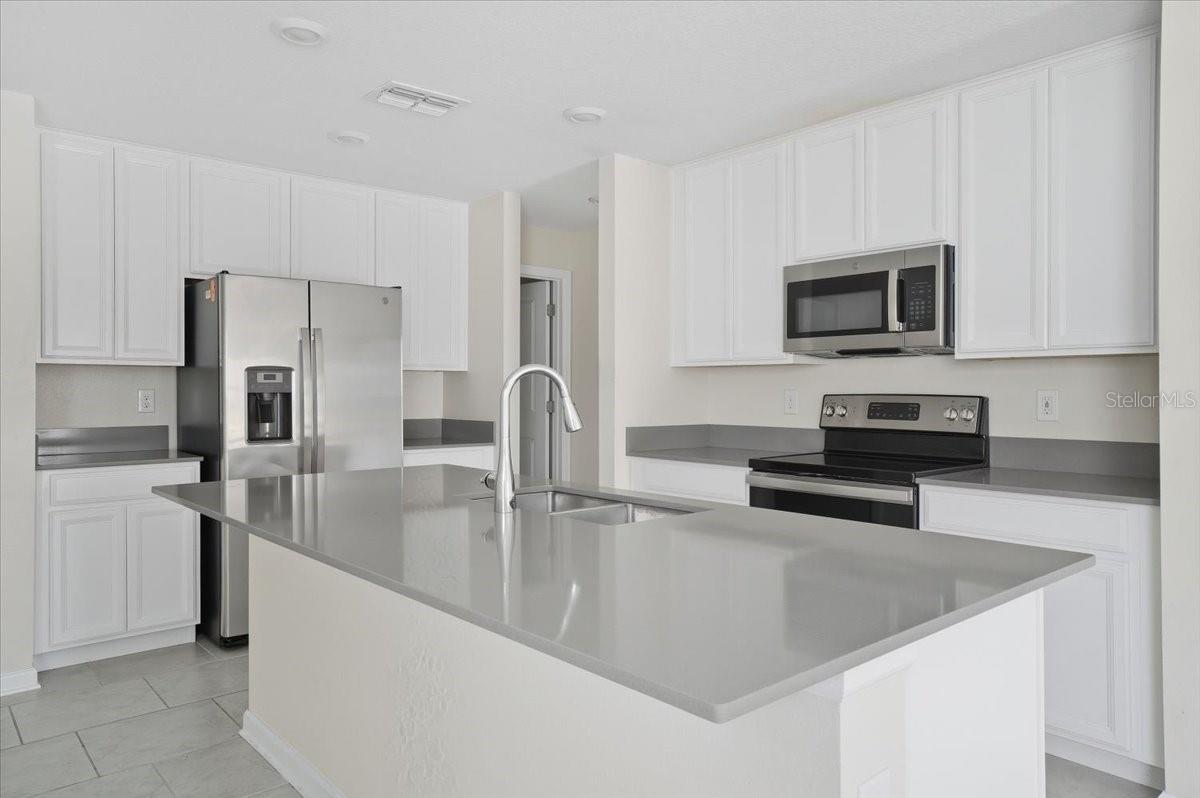 323 MACARTHUR ST, BARTOW, FL, 33830