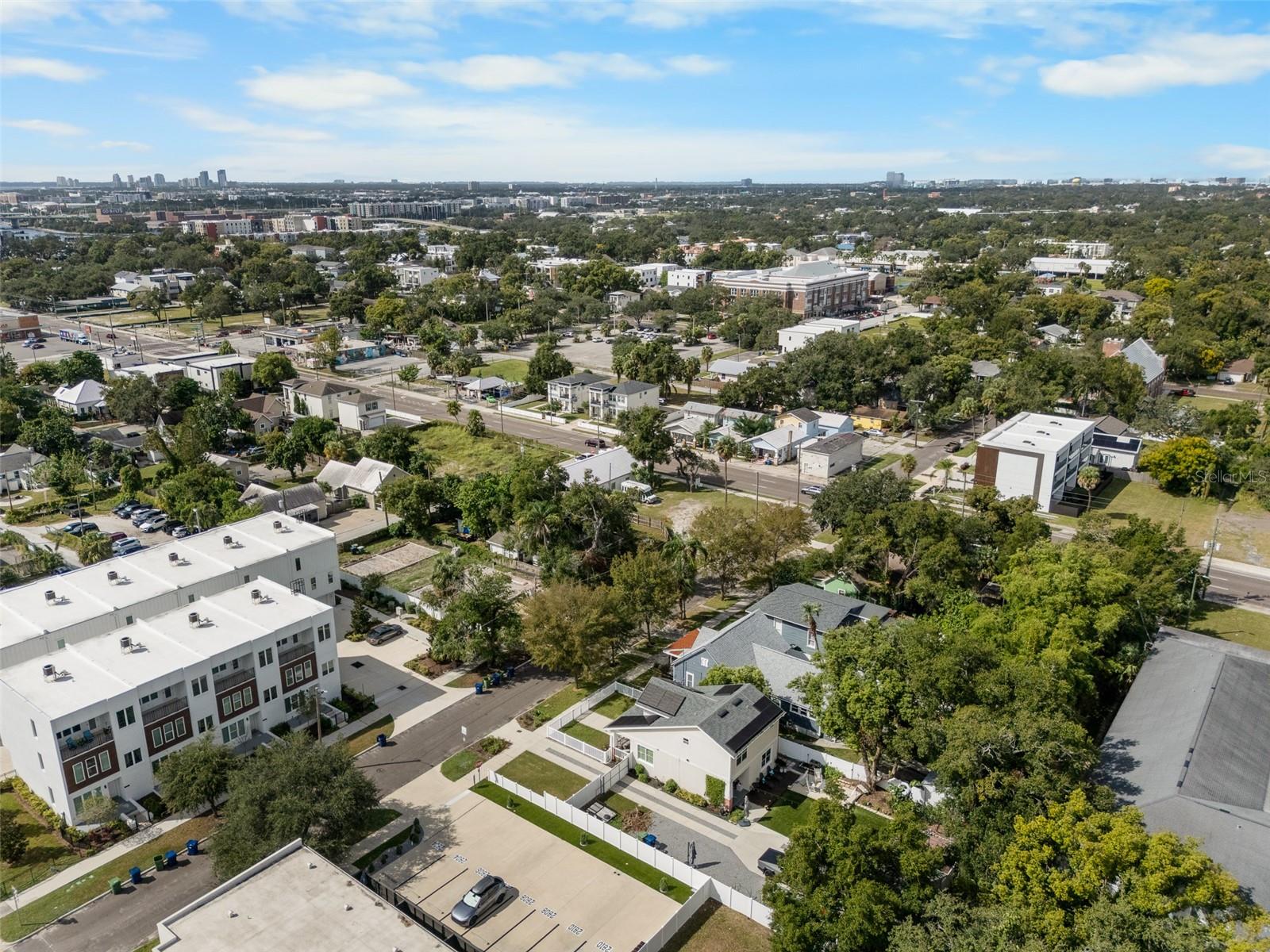 2801 N TAMPA ST, TAMPA, FL, 33602