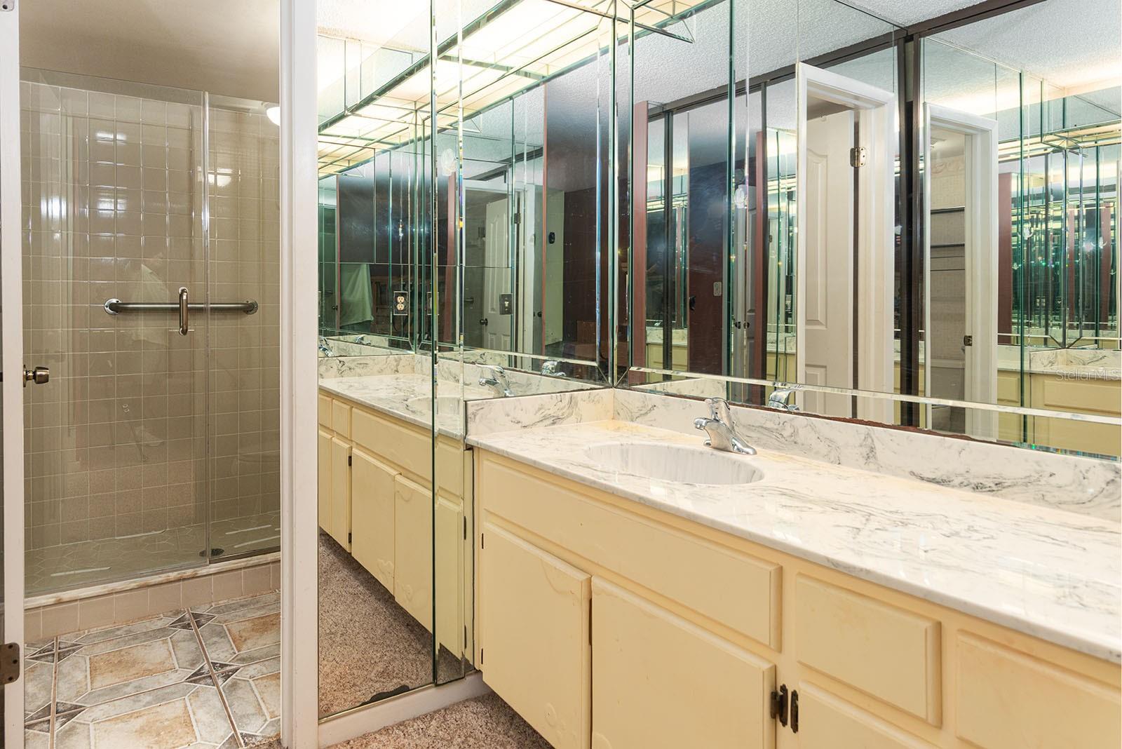 3 ESCONDIDO CIR #8, ALTAMONTE SPRINGS, FL, 32701