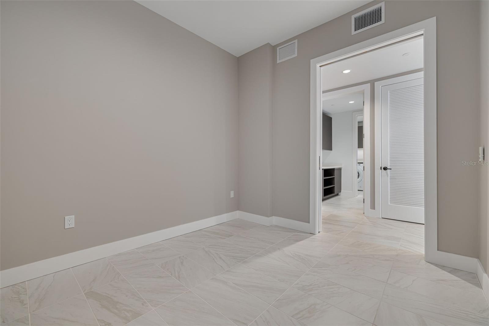 777 3RD AVE N #1106, ST PETERSBURG, FL, 33701