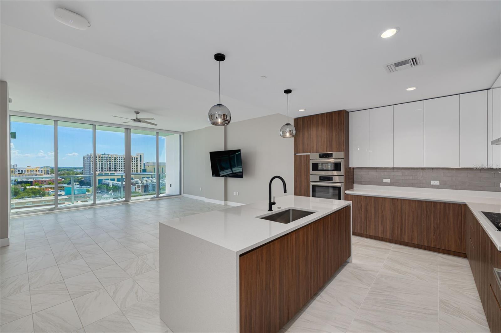 777 3RD AVE N #1106, ST PETERSBURG, FL, 33701