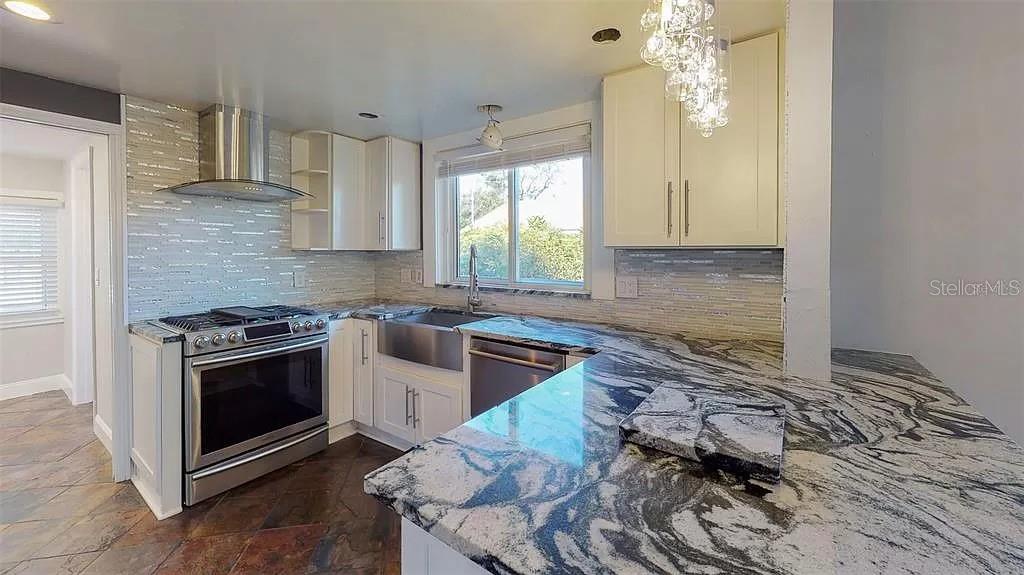 734 15TH ST N, ST PETERSBURG, FL, 33705