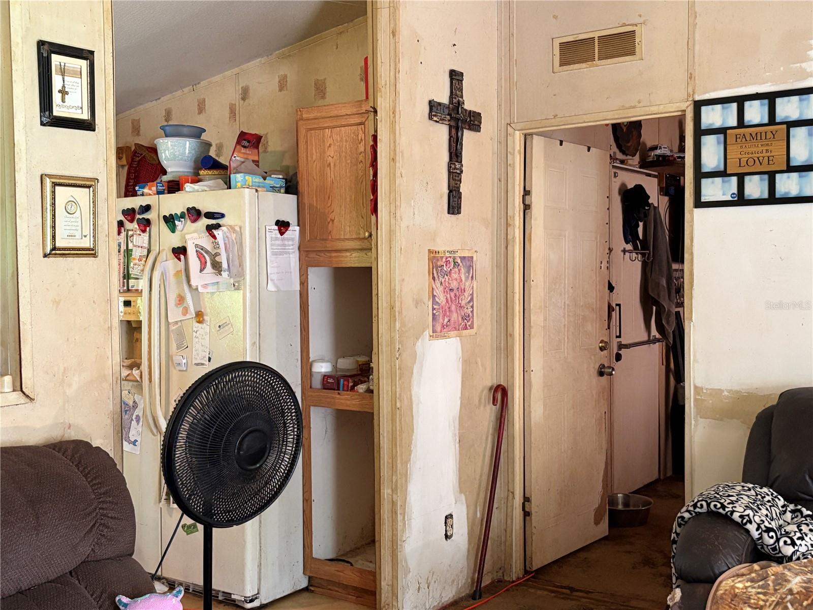 TB8435688 Property Photo