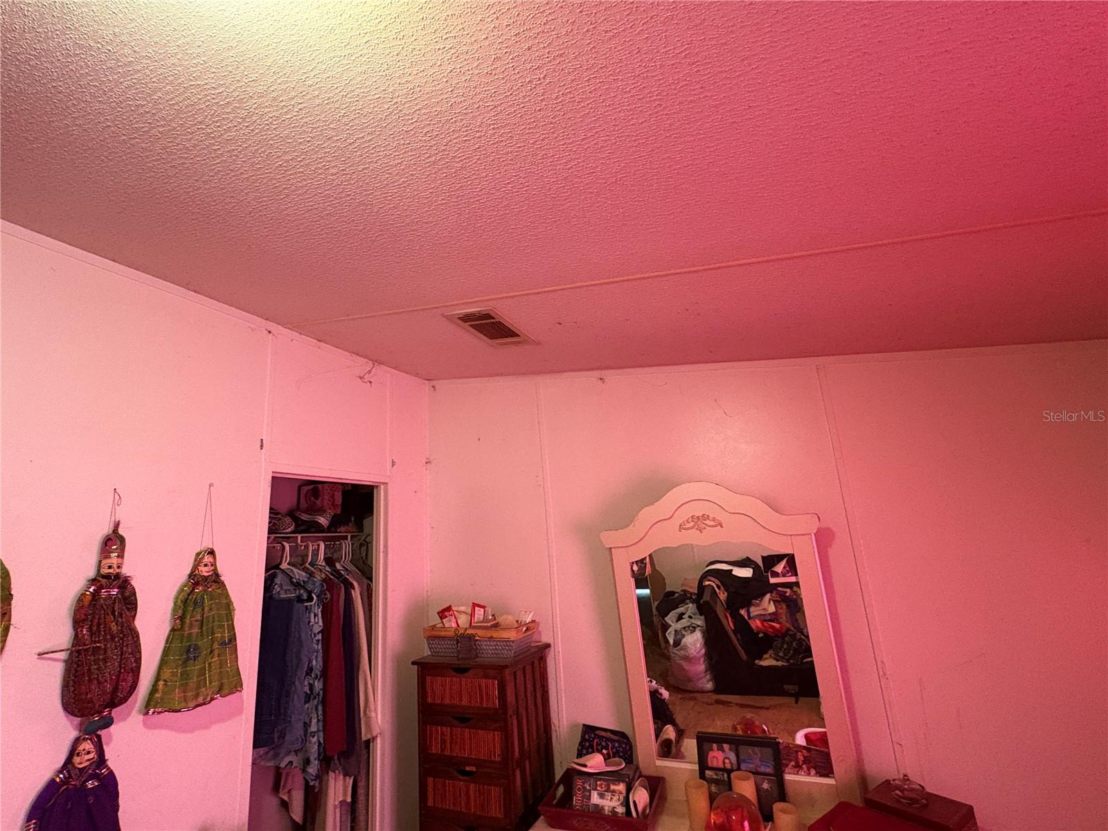 TB8435688 Property Photo