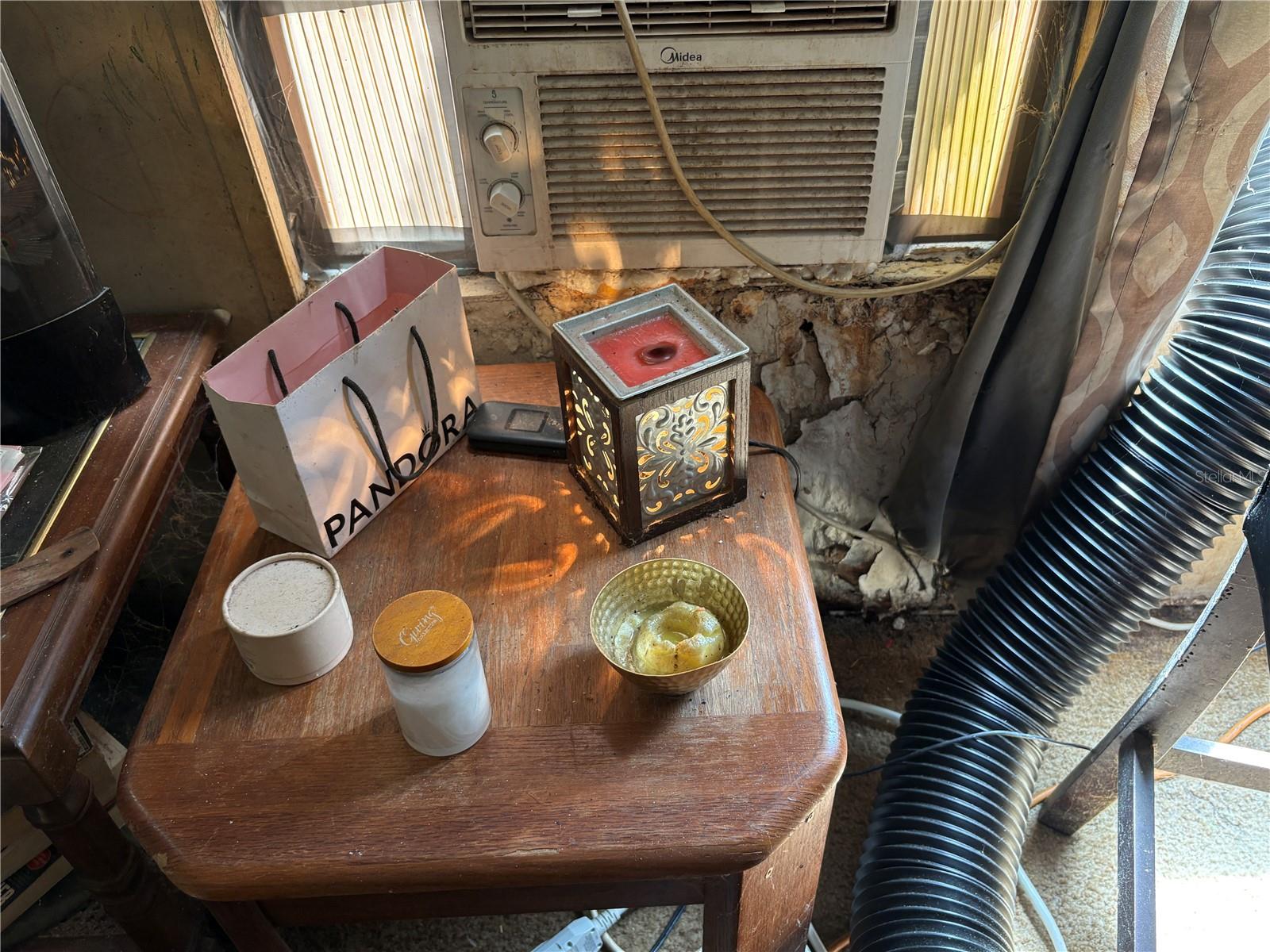 TB8435688 Property Photo