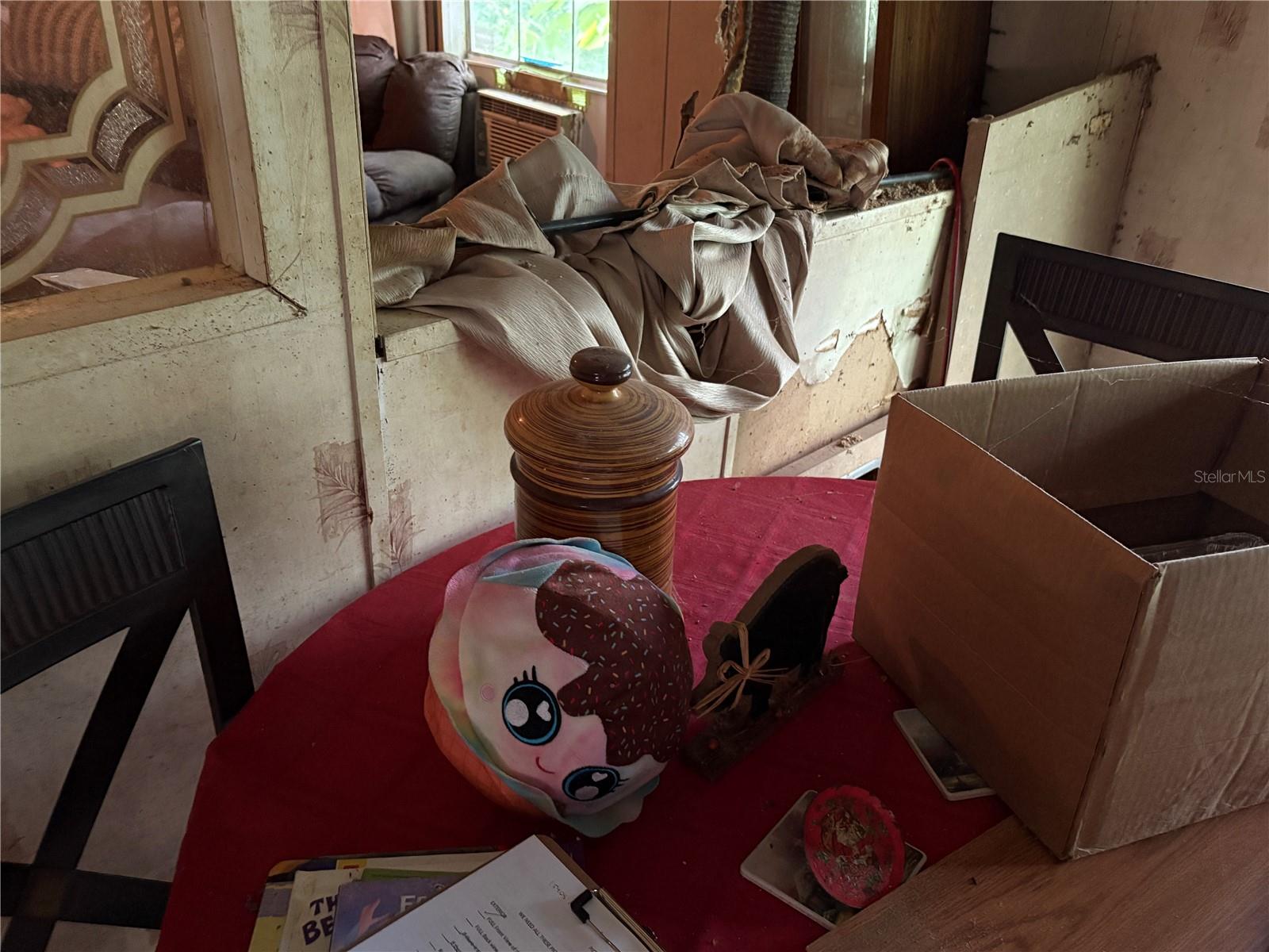 TB8435688 Property Photo