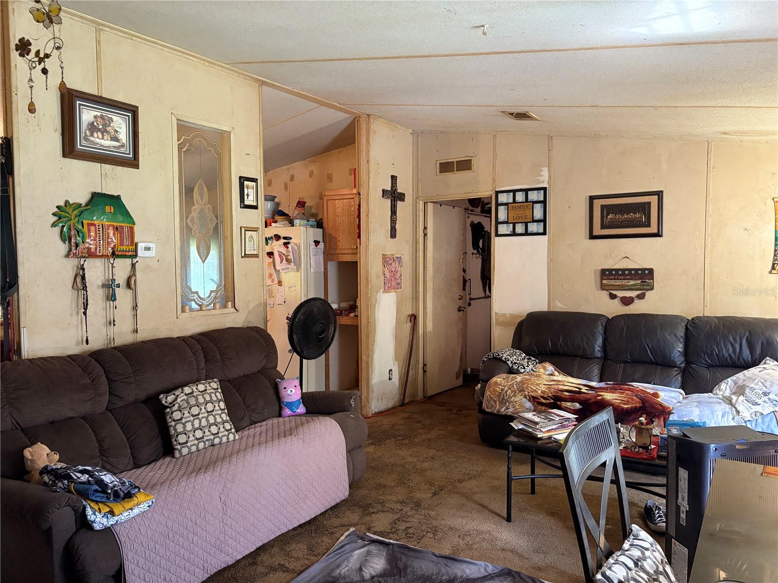 TB8435688 Property Photo