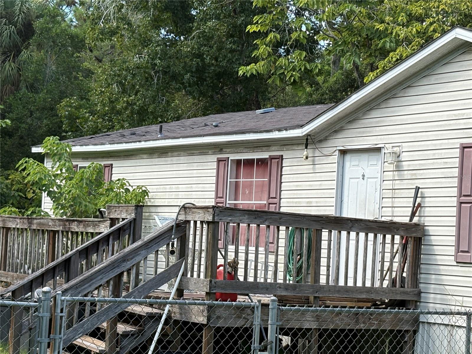 TB8435688 Property Photo