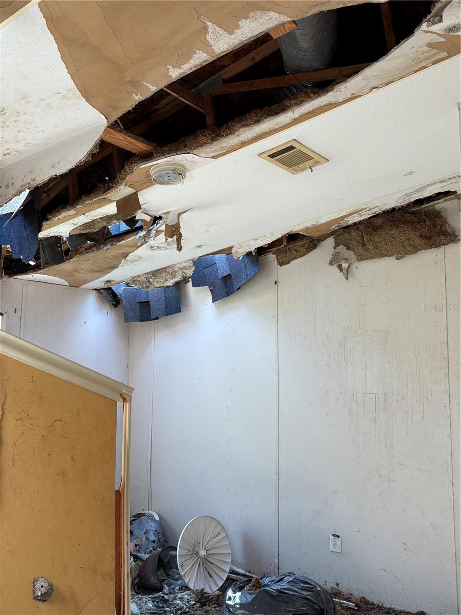 TB8435688 Property Photo