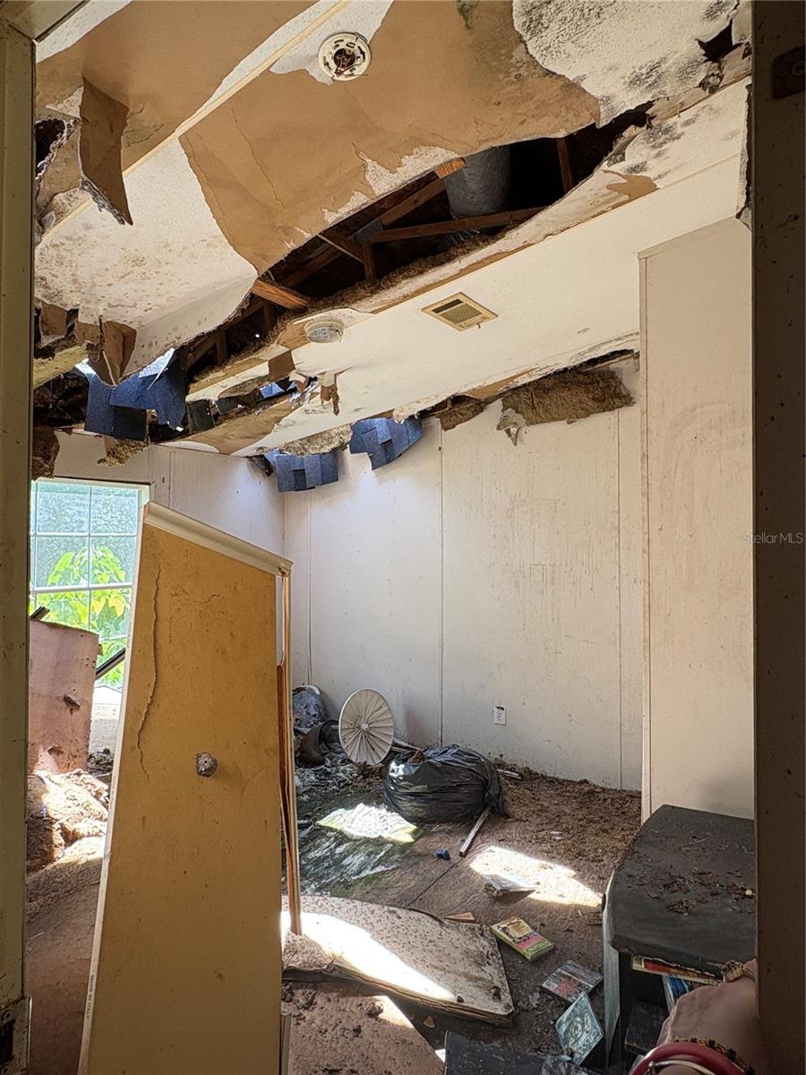 TB8435688 Property Photo