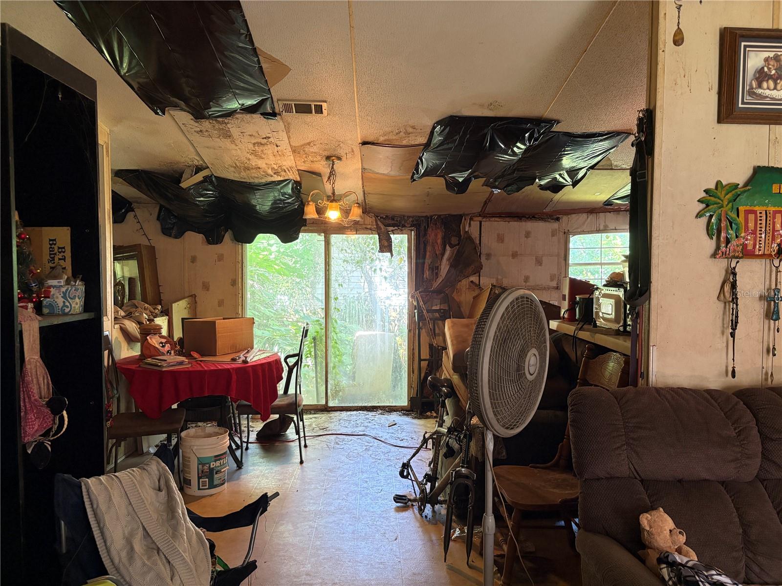 TB8435688 Property Photo