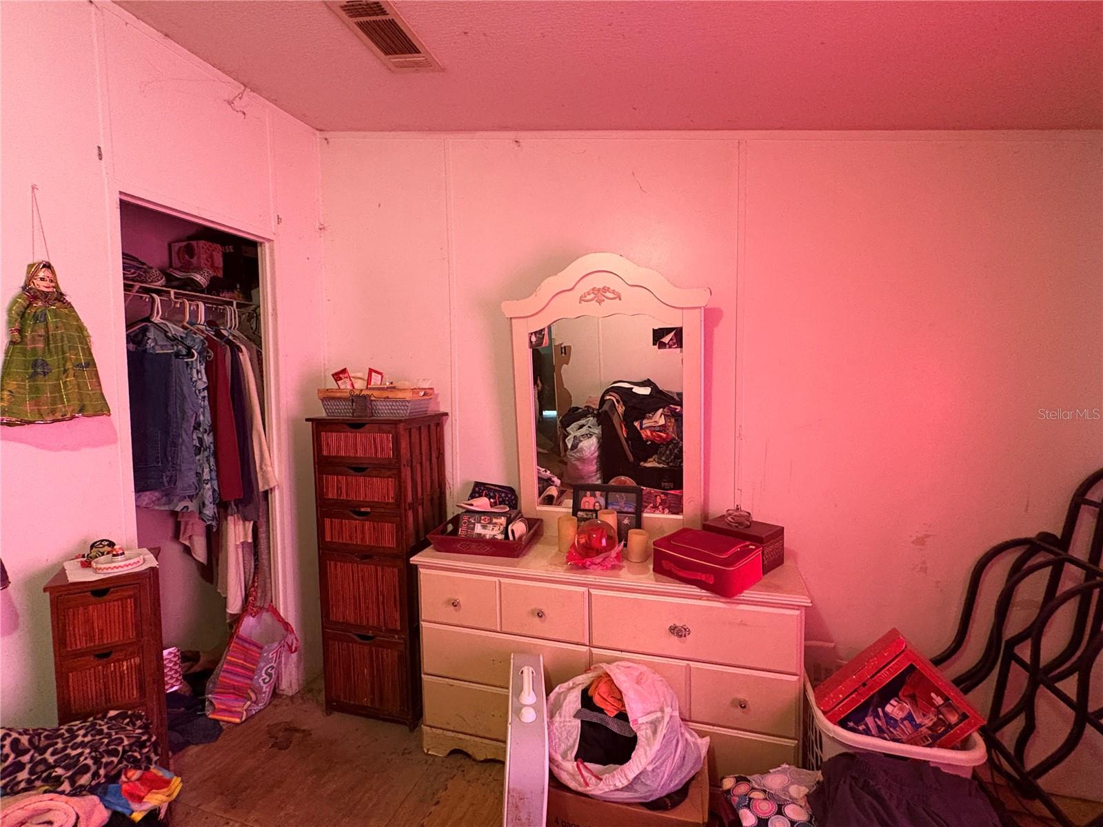 TB8435688 Property Photo