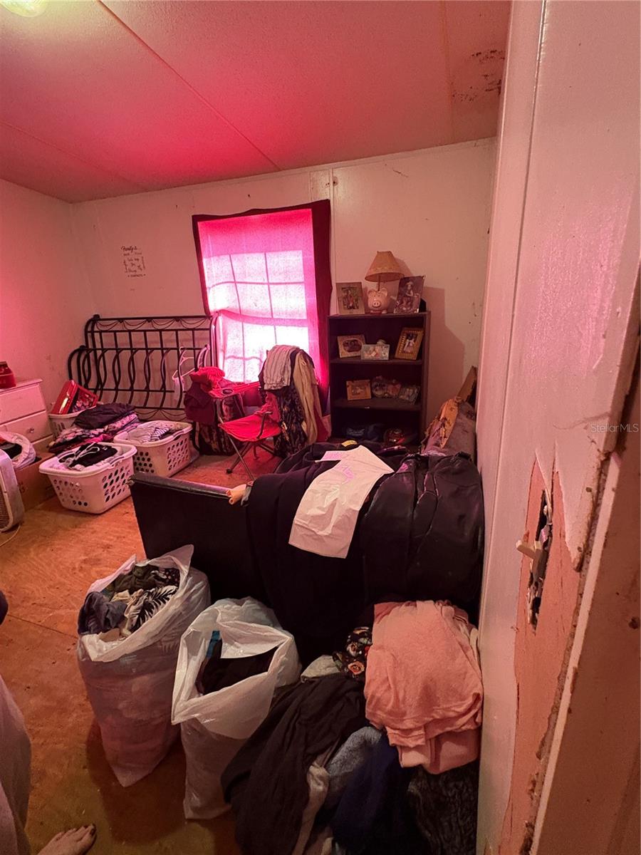 TB8435688 Property Photo