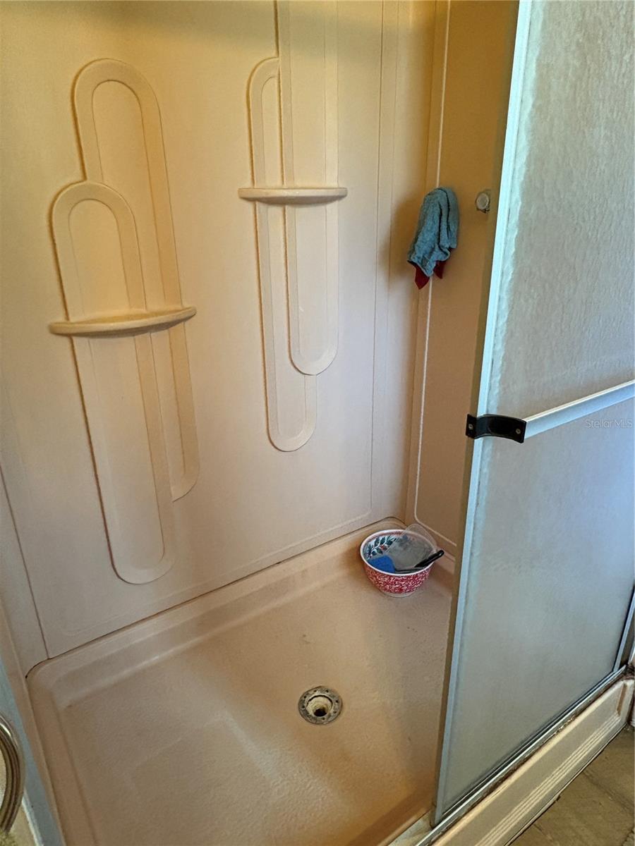 TB8435688 Property Photo