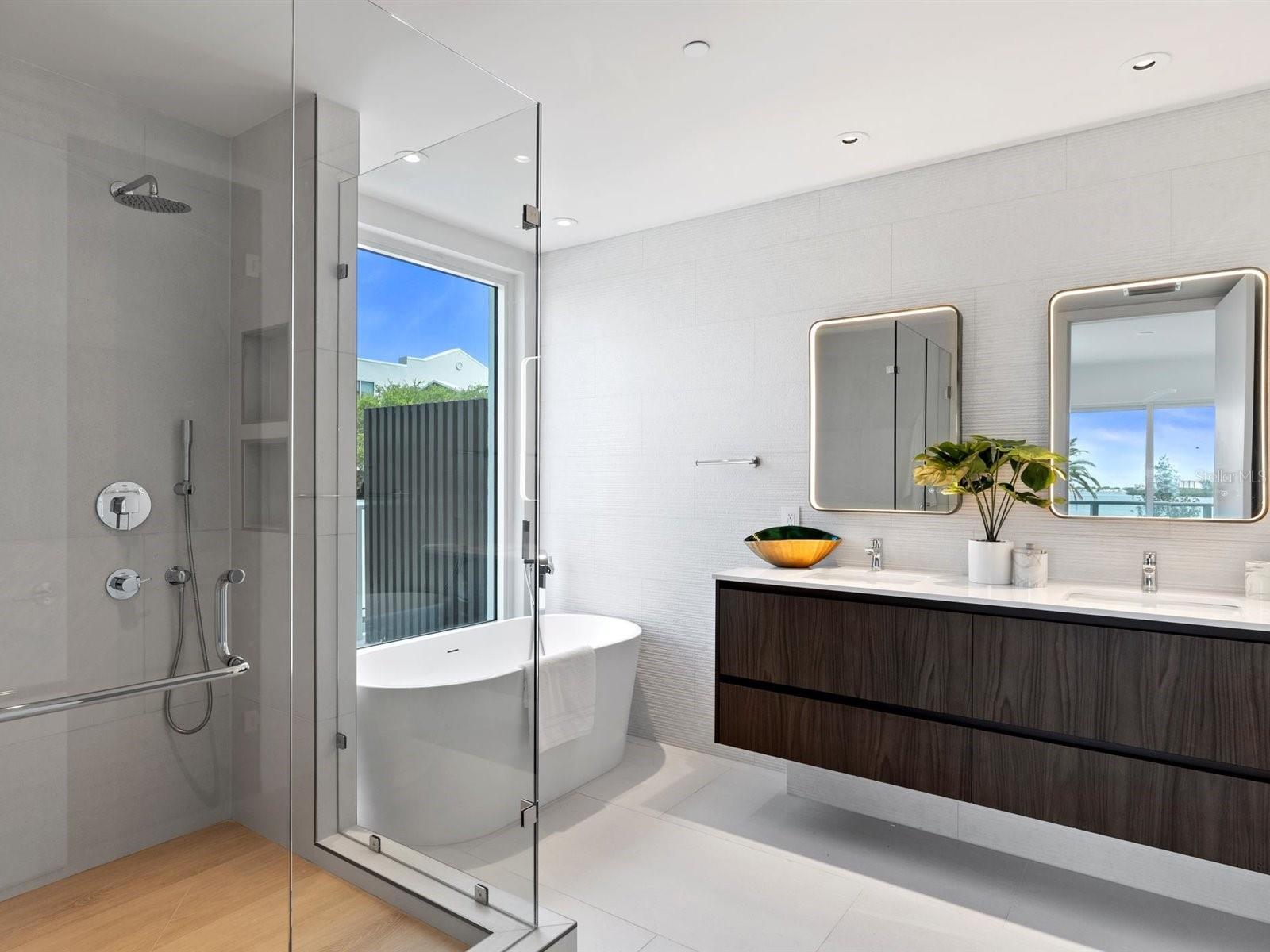 1020 SUNSET POINT RD #103, CLEARWATER, FL, 33755