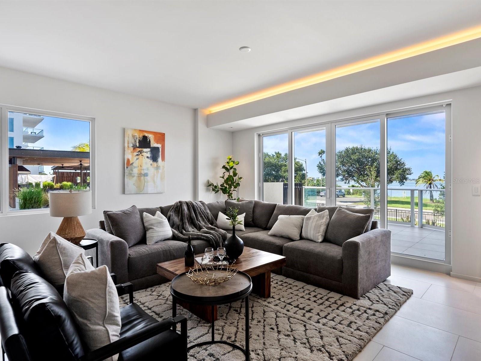 1020 SUNSET POINT RD #103, CLEARWATER, FL, 33755