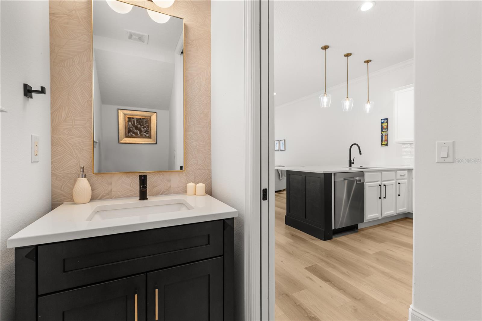 2011 E ESTHER ST, ORLANDO, FL, 32806