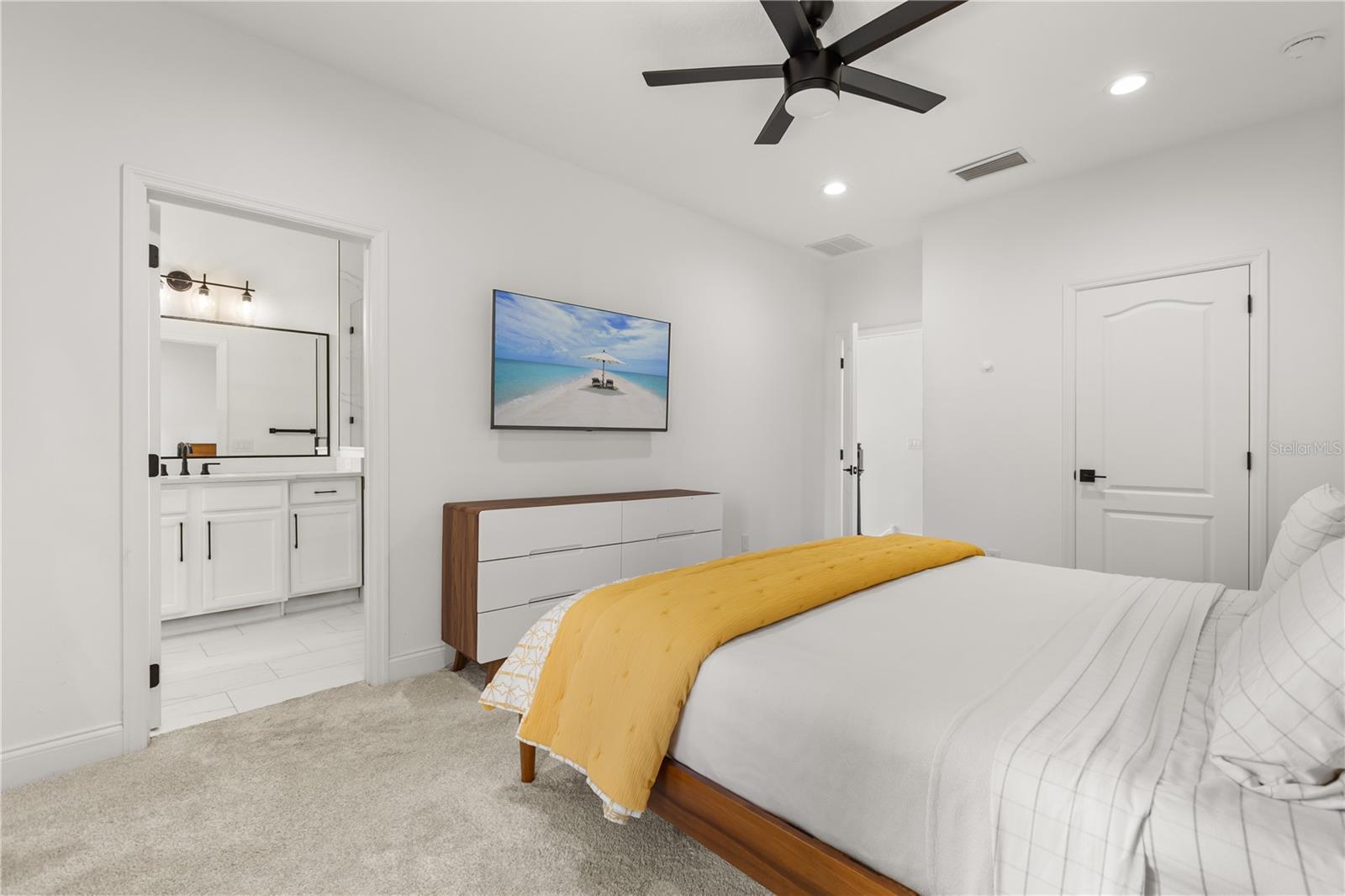 2011 E ESTHER ST, ORLANDO, FL, 32806