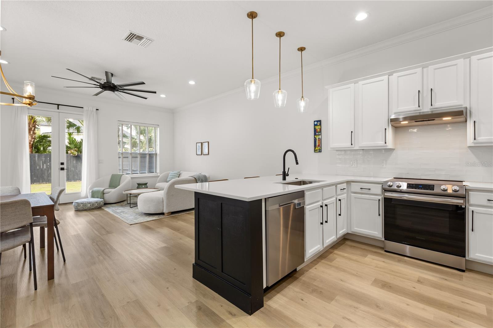 2011 E ESTHER ST, ORLANDO, FL, 32806