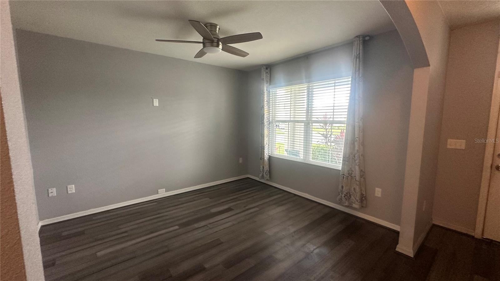 9766 TRONCAIS CIR, THONOTOSASSA, FL, 33592