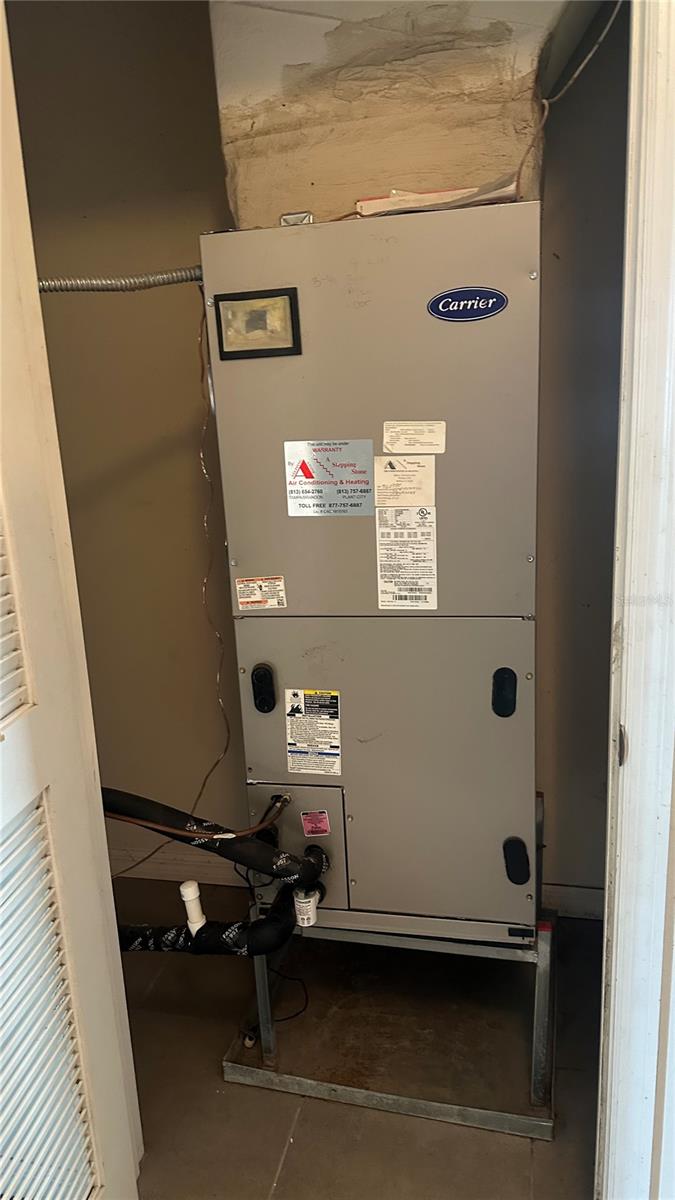 9766 TRONCAIS CIR, THONOTOSASSA, FL, 33592